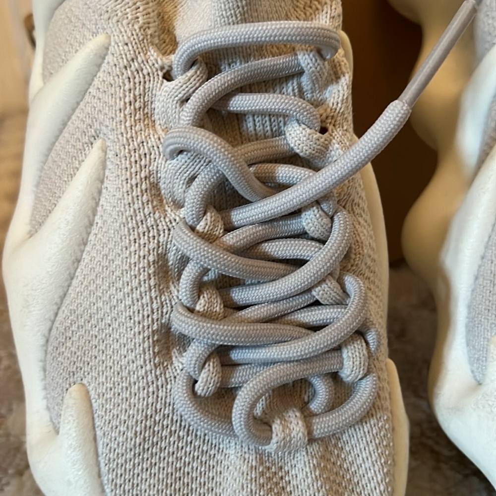Yeezy - Picture 6 of 8